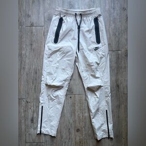 Nike Men's Tech Woven Pants HM8241, Size Small